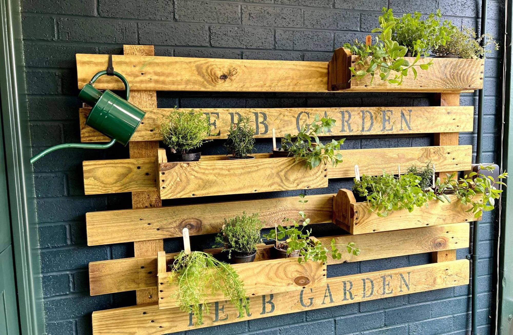 Garden At Old Post Office Apartment *